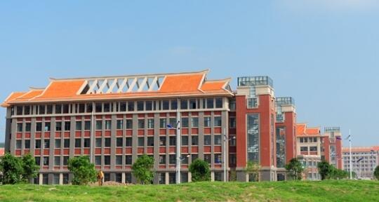 北部灣大學(xué)在哪里？北部灣大學(xué)濱海校區(qū)地址是多少？郵編是多少？