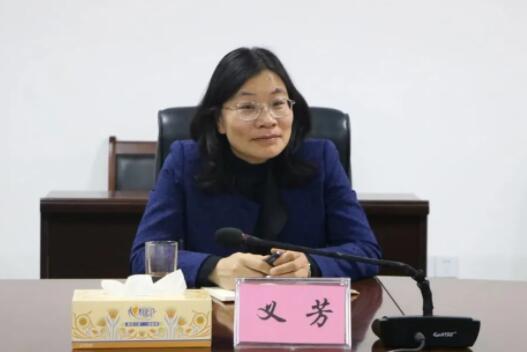 義芳簡歷：廣西高級法院副院長義芳，曾任賀州市副市長、政協(xié)副主席