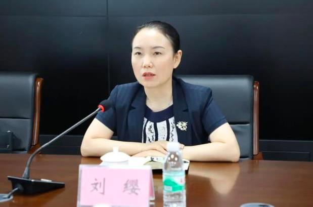 劉纓簡歷：廣西自治區(qū)紀委常委、監(jiān)委委員劉纓，曾任北海市委常委、紀委書記，崇左檢察院檢察長