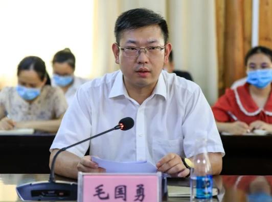 毛國勇簡(jiǎn)歷：柳州市三江縣委常委、常務(wù)副縣長(zhǎng)毛國勇，曾任三江縣委常委、組織部部長(zhǎng)，柳北區(qū)委常委、區(qū)委辦主任