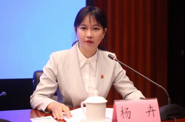 楊卉簡歷：柳州市文化廣電旅游局副局長楊卉，曾任柳州市文聯(lián)副主席